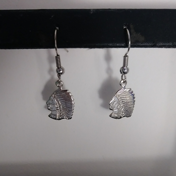 Native earrings - Picture 1 of 3